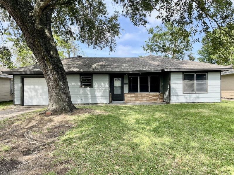 5430 BEAUMONT AVE, GROVES, TX 77619